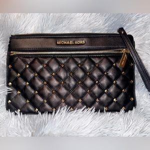Michael kors clutch